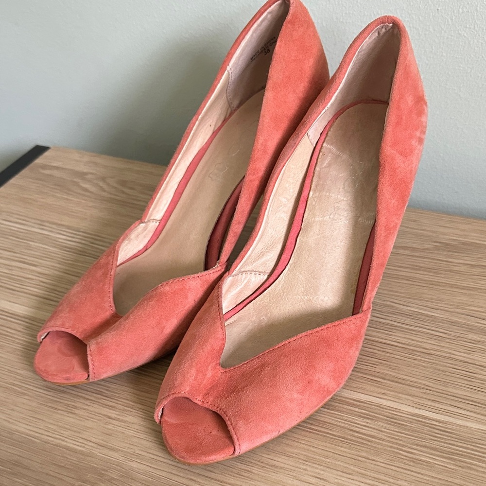 Aldo Vibrant Coral Suede Heels